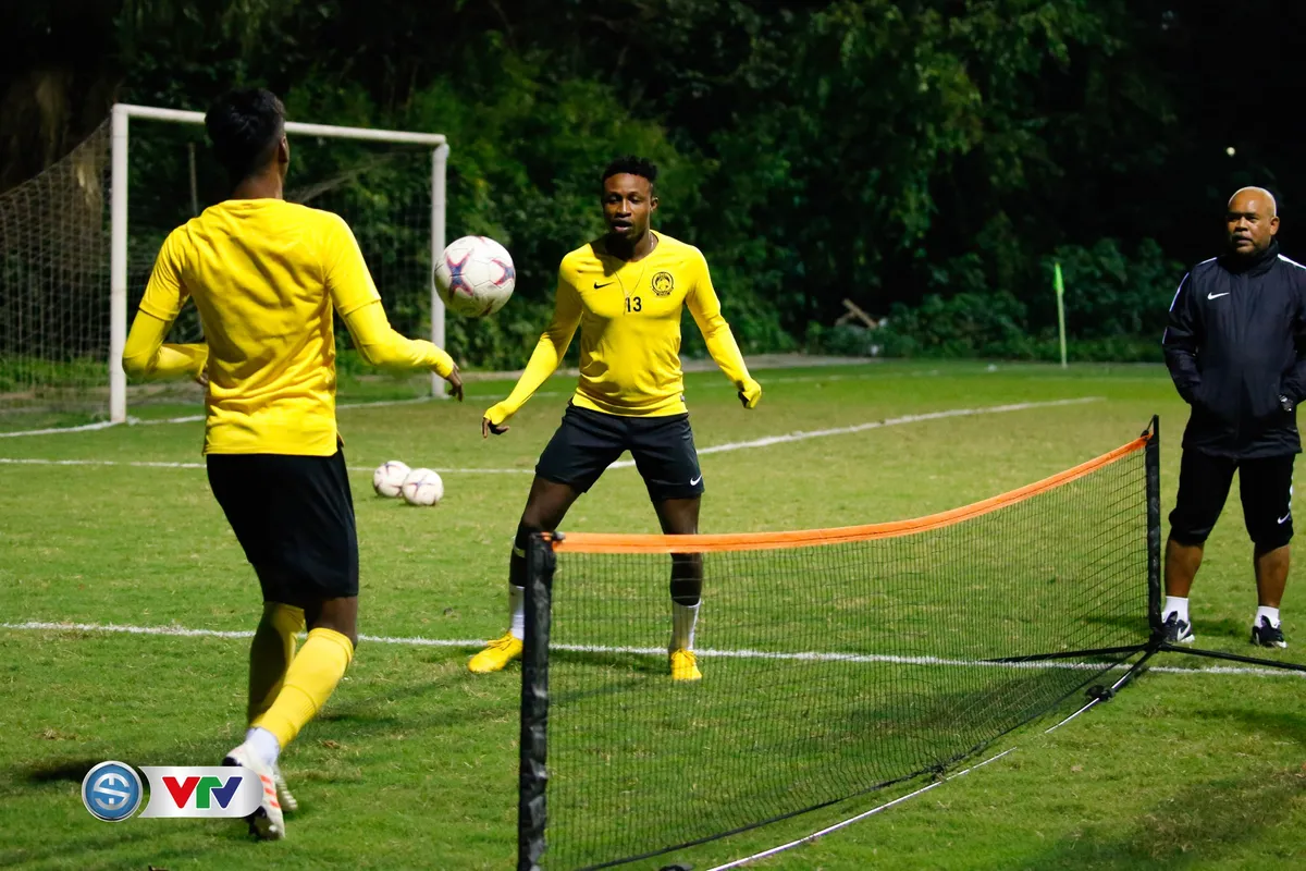 ẢNH: ĐT Malaysia tập dưới trời rét chuẩn bị cho chung kết lượt về AFF Cup - Ảnh 9. ẢNH: ĐT Malaysia tập dưới trời rét chuẩn bị cho chung kết lượt về AFF Cup - Ảnh 9.