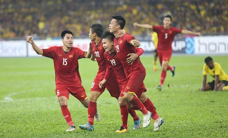 Chung kết lượt về AFF Cup 2018, ĐT Việt Nam - ĐT Malaysia: Lịch sử đang ủng hộ chúng ta đoạt cúp - Ảnh 1. Chung kết lượt về AFF Cup 2018, ĐT Việt Nam - ĐT Malaysia: Lịch sử đang ủng hộ chúng ta đoạt cúp - Ảnh 1.