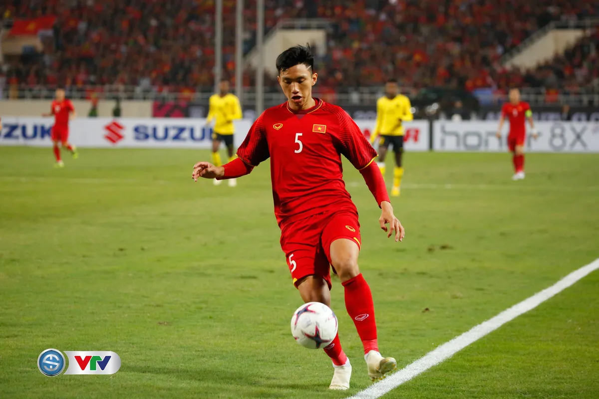 Đội hình tiêu biểu AFF Cup 2018: ĐT Việt Nam áp đảo - Ảnh 6.