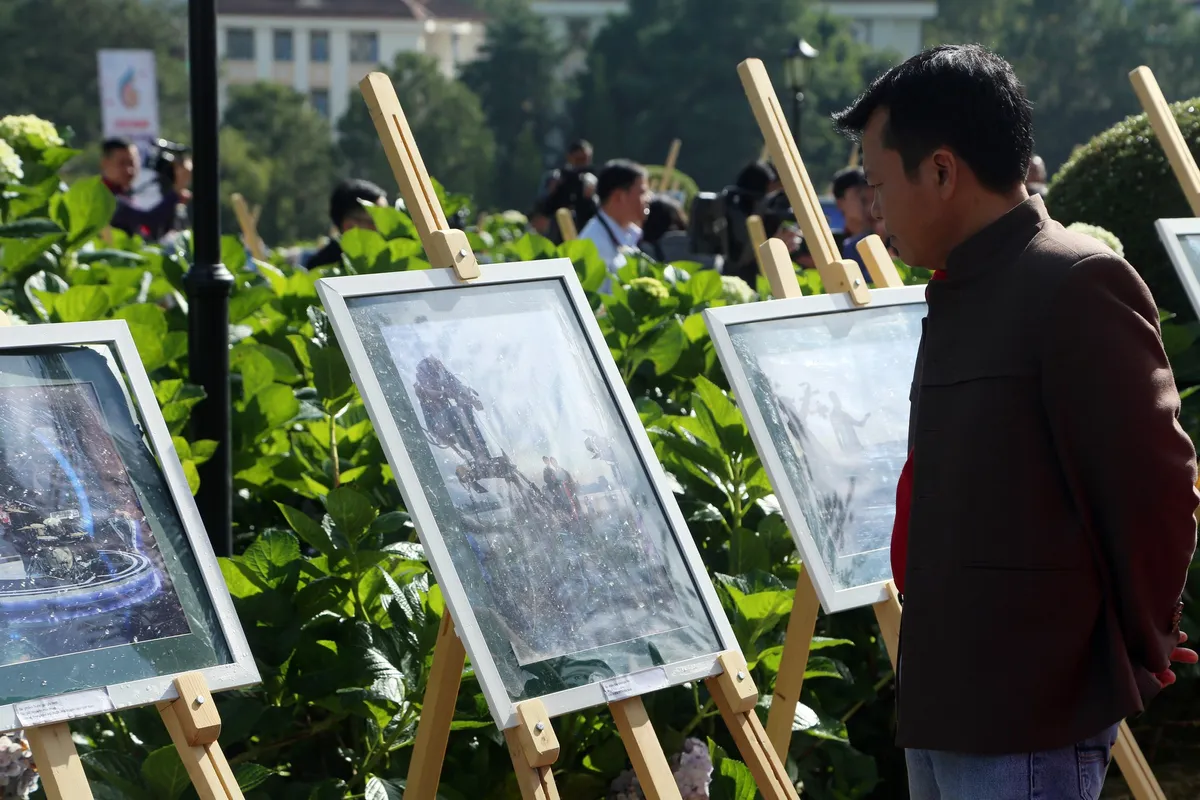 Khai mạc triển lãm ảnh “Những người làm truyền hình” tại LHTHTQ lần thứ 38 - Ảnh 10.