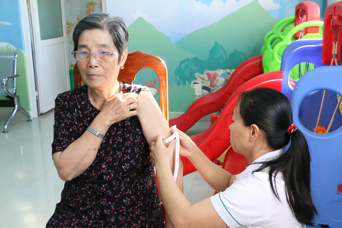 Khám sàng lọc sức khỏe miễn phí cho người cao tuổi tại Kon Tum - Ảnh 1. Khám sàng lọc sức khỏe miễn phí cho người cao tuổi tại Kon Tum - Ảnh 1.