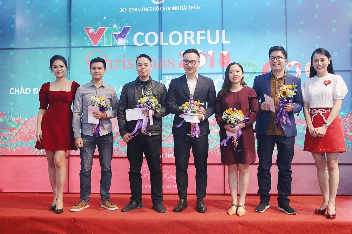 Rực rỡ sắc màu cuộc thi VTV Colourful Christmas 2018 - Ảnh 3. Rực rỡ sắc màu cuộc thi VTV Colourful Christmas 2018 - Ảnh 3.