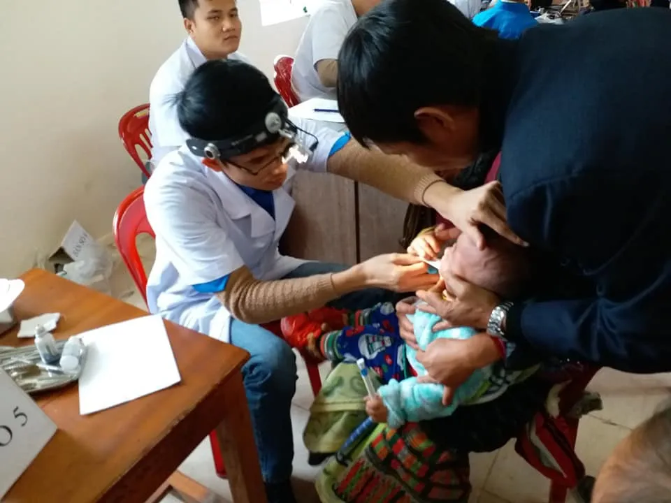 Khám, cấp phát thuốc miễn phí cho người dân có hoàn cảnh khó khăn ở Nghệ An - Ảnh 2. Khám, cấp phát thuốc miễn phí cho người dân có hoàn cảnh khó khăn ở Nghệ An - Ảnh 2.