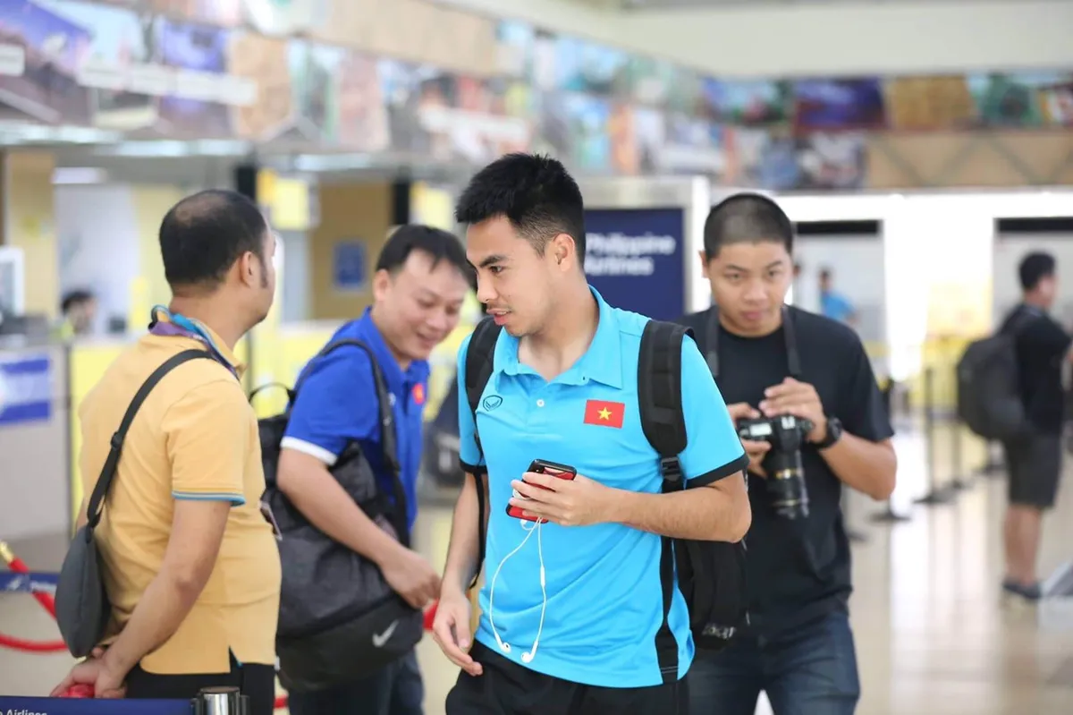 Chiến thắng trở về, đội tuyển Việt Nam sẽ đến Hà Nội vào chiều nay - Ảnh 5. Chiến thắng trở về, đội tuyển Việt Nam sẽ đến Hà Nội vào chiều nay - Ảnh 5.