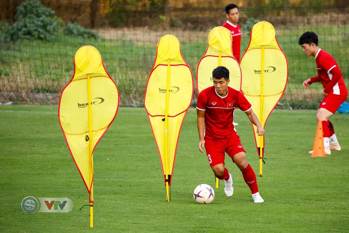 AFF Cup 2018: ĐT Việt Nam đón tin không vui trước trận bán kết lượt về - Ảnh 8.