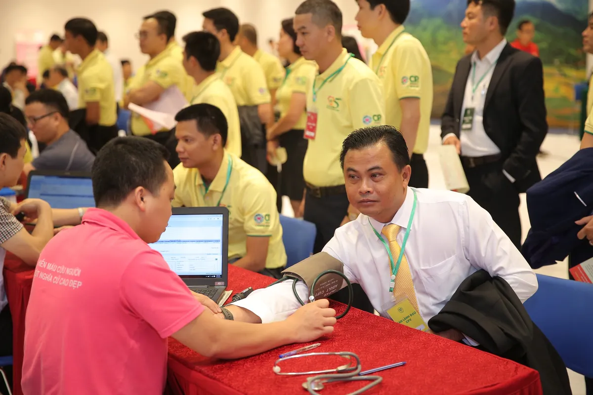 Ngày hội tình nguyện “Sắc hồng nhân ái” - Ảnh 1. Ngày hội tình nguyện “Sắc hồng nhân ái” - Ảnh 1.