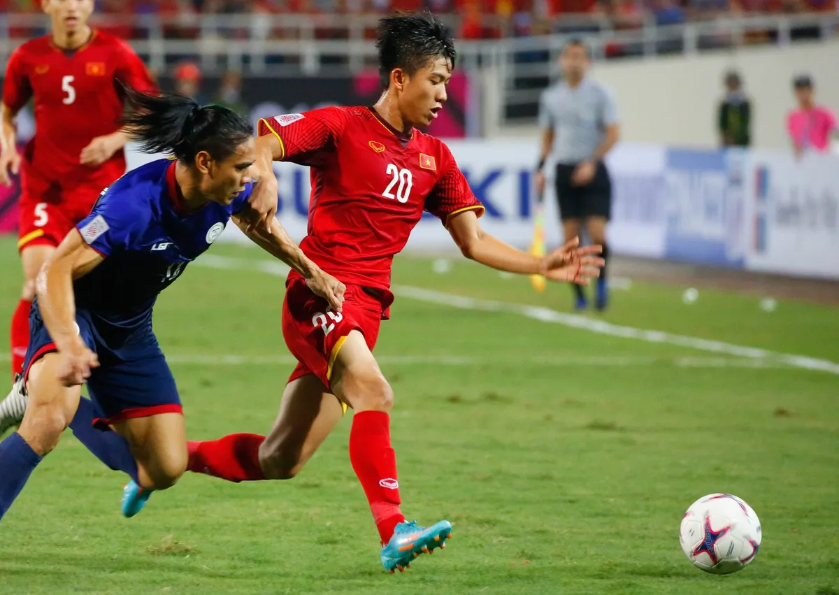 ĐT Việt Nam thống trị đội hình tiêu biểu bán kết AFF Cup 2018 - Ảnh 3. ĐT Việt Nam thống trị đội hình tiêu biểu bán kết AFF Cup 2018 - Ảnh 3.