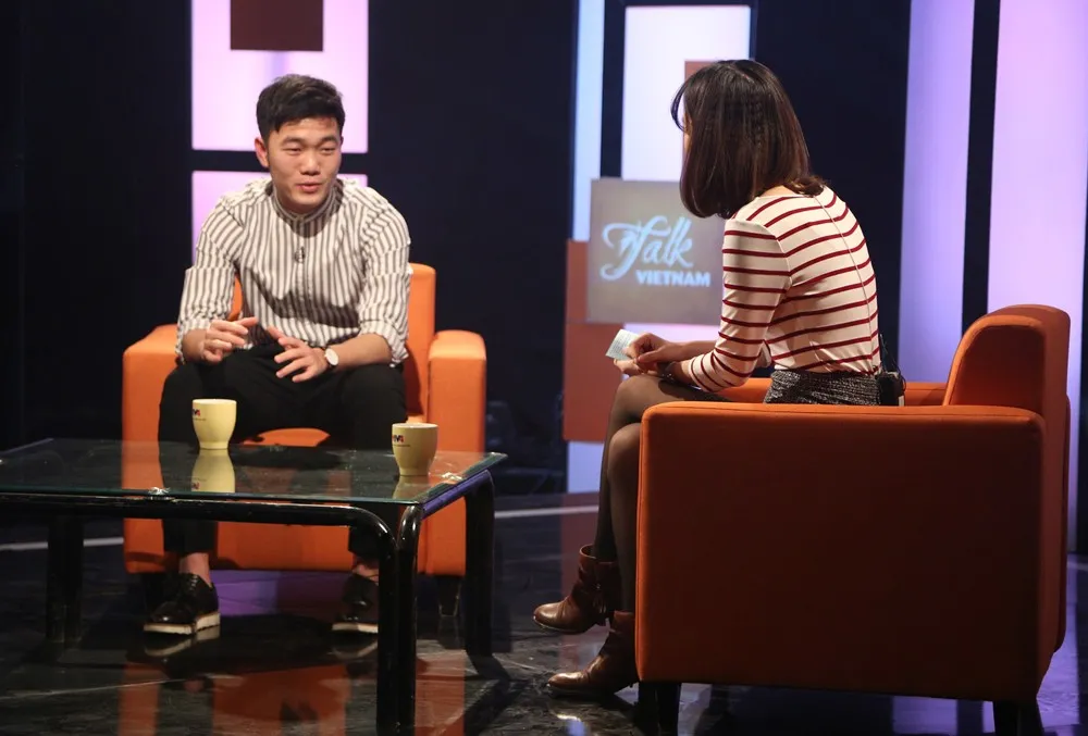 Trường híp và những tiết lộ cực hài hước về thầy Park về đồng đội trong show tiếng Anh Talk Việt Nam - Ảnh 1.