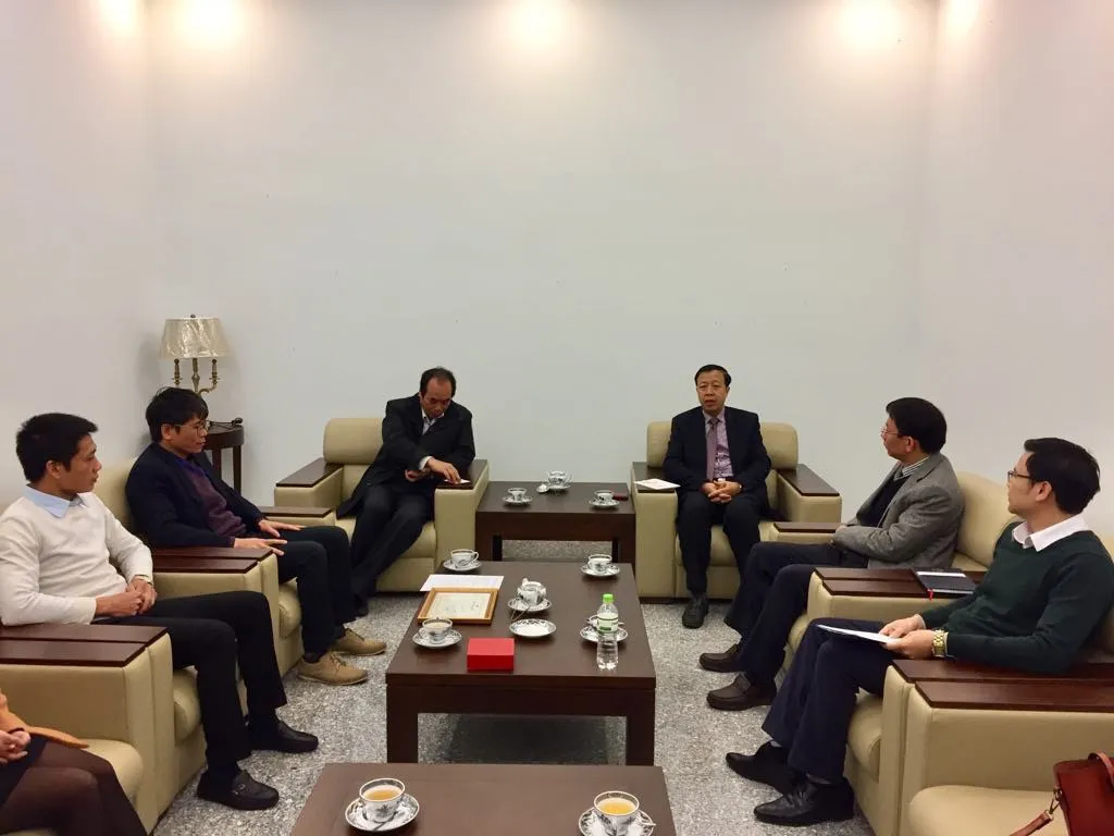 Hội phu nhân, phu quân các nước ASEAN tại Washington, DC ủng hộ Quỹ Trái tim cho em  - Ảnh 1.