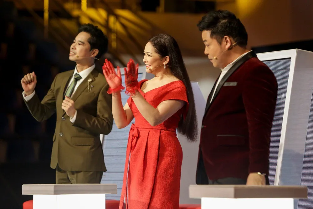 Thần tượng Bolero 2018: Bản sao Nhã Phương khiến các HLV tranh cãi - Ảnh 3.