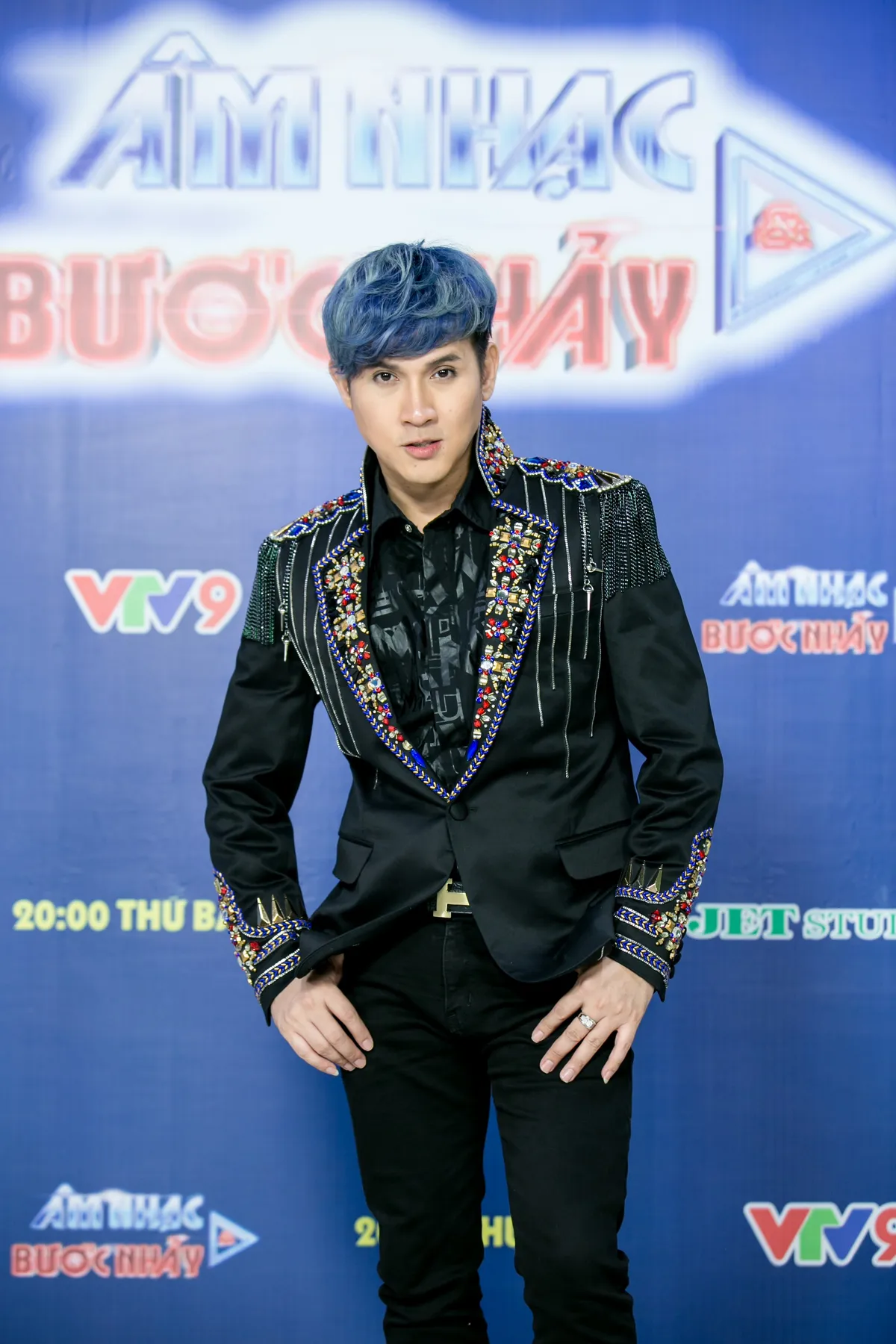 Âm nhạc và Bước nhảy: Nguyên Vũ song ca cùng bạn trai Bảo Anh trong mini show kỉ niệm 25 năm ca hát - Ảnh 1.