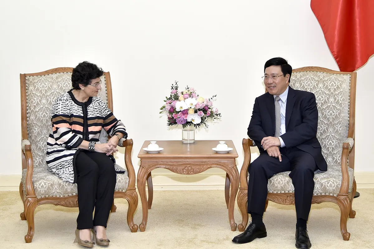 Gi&aacute;m đốc Điều h&agrave;nh ITC Arancha Gonz&aacute;lez biết 4 ngoại ngữ - Ảnh 1.