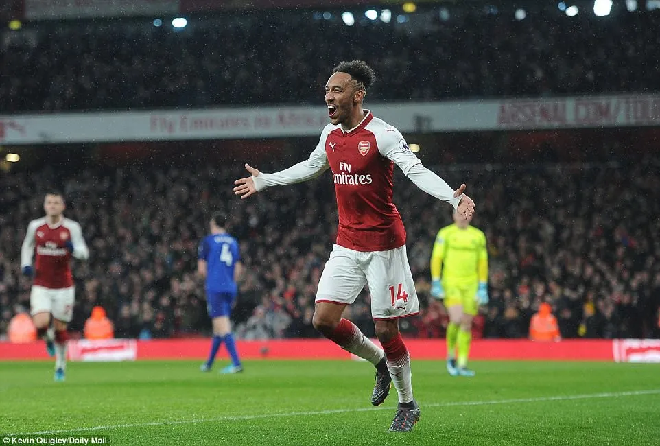 Kết quả, BXH Ngoại hạng Anh sau vòng 26: Arsenal, Man Utd giành 3 điểm trọn vẹn, Man City bị Burnley cầm chân - Ảnh 3.