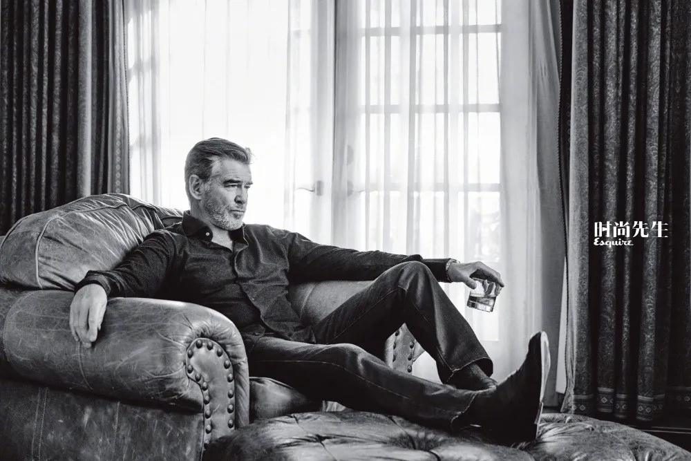 Pierce Brosnan - Gừng càng già càng cay - Ảnh 2.