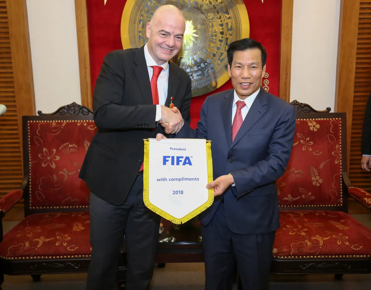 Ảnh: Chủ tịch FIFA Gianni Infantino trong chuyến thăm và làm việc tại Việt Nam - Ảnh 2. Ảnh: Chủ tịch FIFA Gianni Infantino trong chuyến thăm và làm việc tại Việt Nam - Ảnh 2.