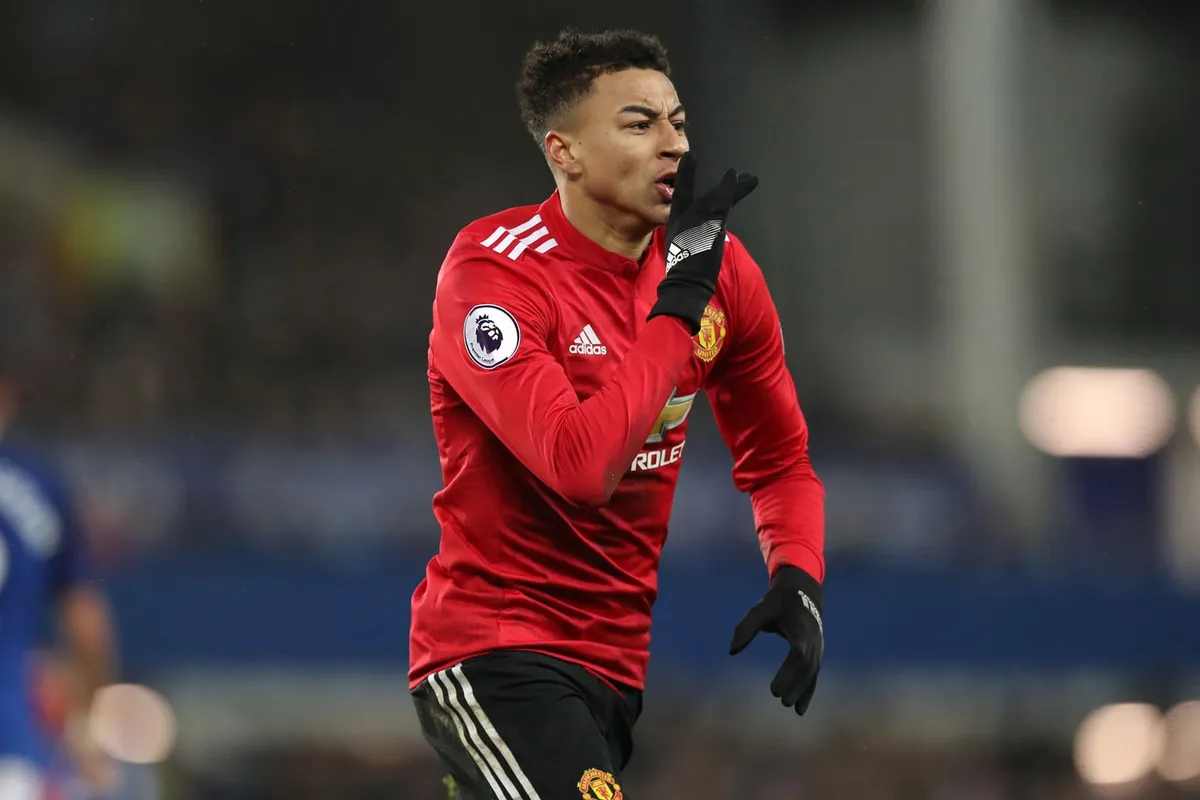 Trai hư Man Utd bất ngờ bị... làm thớt trong ngày ra mắt Wan-Bissaka - Ảnh 1. Trai hư Man Utd bất ngờ bị... làm thớt trong ngày ra mắt Wan-Bissaka - Ảnh 1.