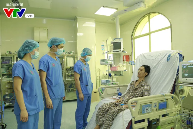 Ca ghép phổi từ người cho chết não đầu tiên tại Việt Nam - Ảnh 3. Ca ghép phổi từ người cho chết não đầu tiên tại Việt Nam - Ảnh 3.