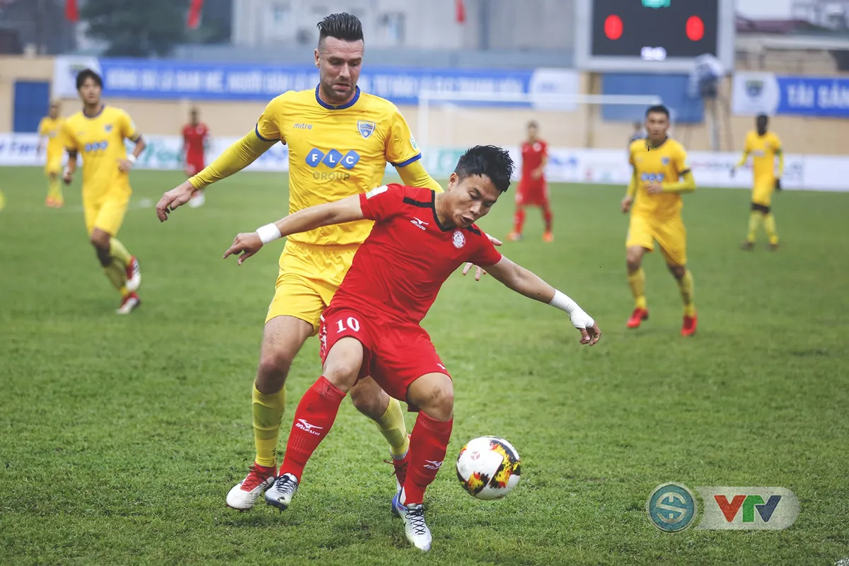 ẢNH: Đình Tùng tỏa sáng, FLC Thanh Hóa giành 3 điểm đầu tiên - Ảnh 8.