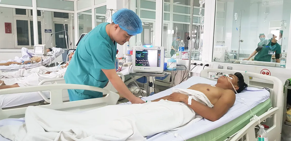 Nghệ An: Nguyên nhân khiến 3 người tử vong là do uống rượu ngâm thân, rễ cây lá ngón - Ảnh 1. Nghệ An: Nguyên nhân khiến 3 người tử vong là do uống rượu ngâm thân, rễ cây lá ngón - Ảnh 1.