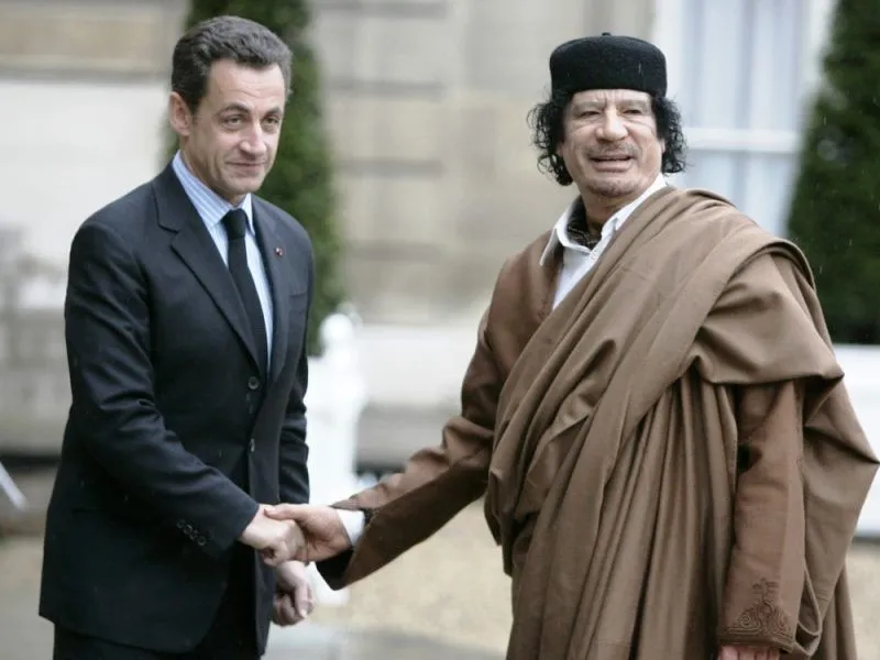 Cựu Tổng thống Sarkozy bị điều tra và phản ứng của người dân Pháp - Ảnh 2.