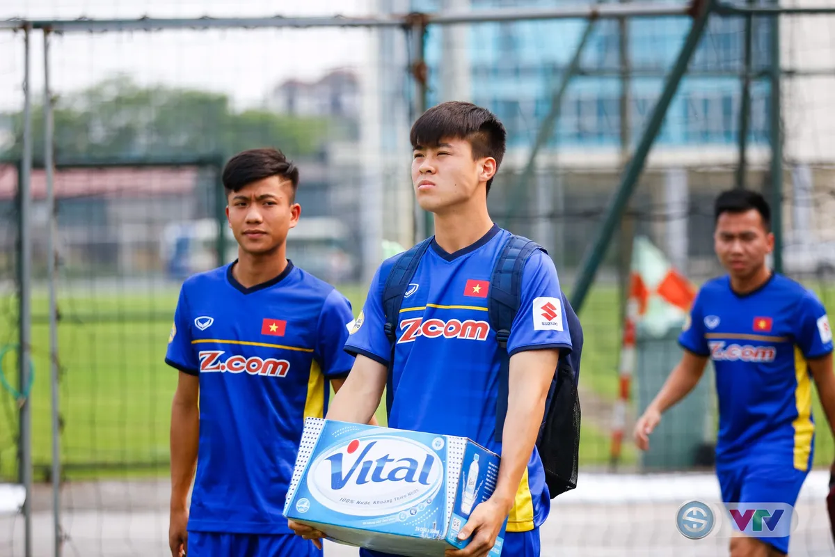 ẢNH: ĐTQG Việt Nam tập luyện trước trận gặp Jordan - Ảnh 1. ẢNH: ĐTQG Việt Nam tập luyện trước trận gặp Jordan - Ảnh 1.
