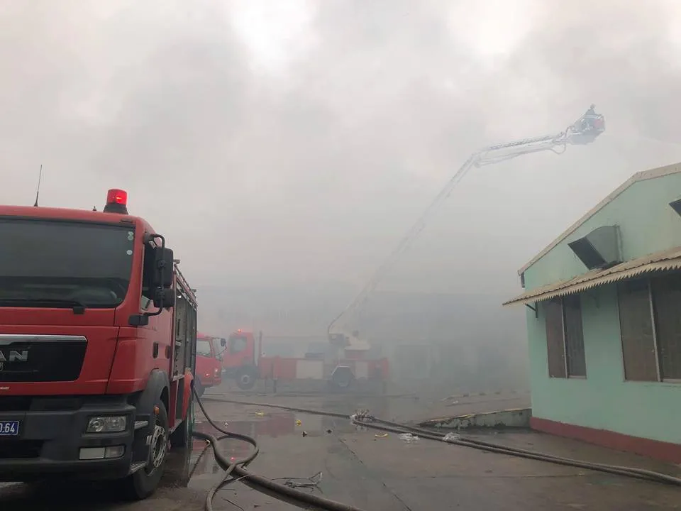 Khẩn trương khắc phục hậu quả vụ ch&aacute;y tại Vĩnh Ph&uacute;c - Ảnh 1.