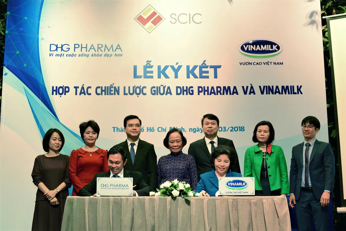 Vinamilk và Dược phẩm Hậu Giang hợp tác chiến lược để nghiên cứu phát triển sản phẩm - Ảnh 1.