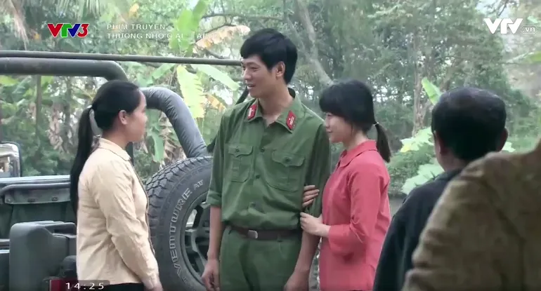 Thương nhớ ở ai – Tập 33: Được ông chủ theo đuổi, cuộc đời Hạnh bước sang trang mới? - Ảnh 2.