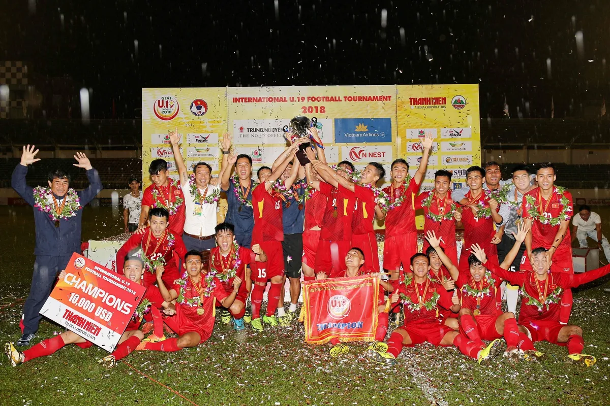 Hành trình đến ngôi vô địch của U19 tuyển chọn Việt Nam - Ảnh 5. Hành trình đến ngôi vô địch của U19 tuyển chọn Việt Nam - Ảnh 5.