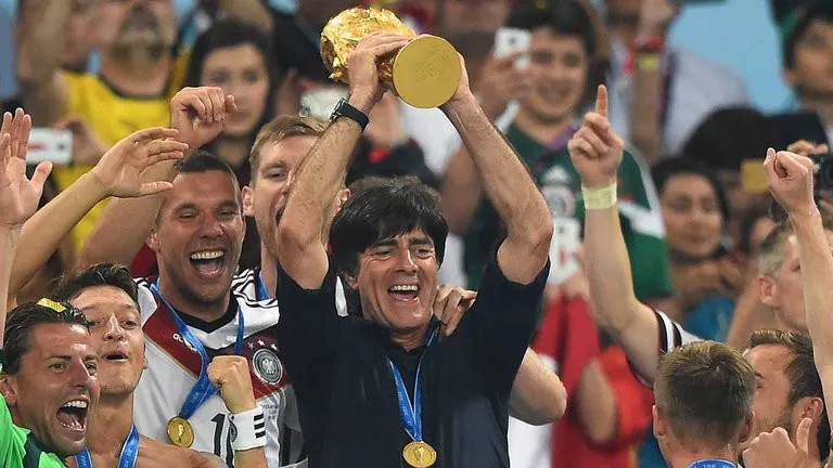 Arsenal: Chia tay Arsene Wenger, chọn Joachim Low? - Ảnh 2.