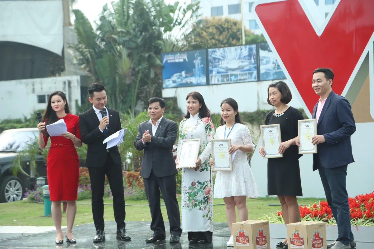 Ban Kế hoạch Tài chính giành giải nhất Hội chợ Mùa Xuân 2018 - Ảnh 4. Ban Kế hoạch Tài chính giành giải nhất Hội chợ Mùa Xuân 2018 - Ảnh 4.