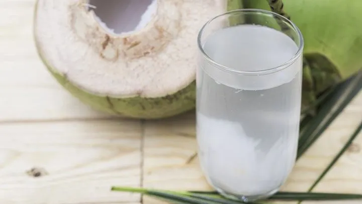 10 nhược điểm của nước dừa bạn nên biết - Ảnh 6.