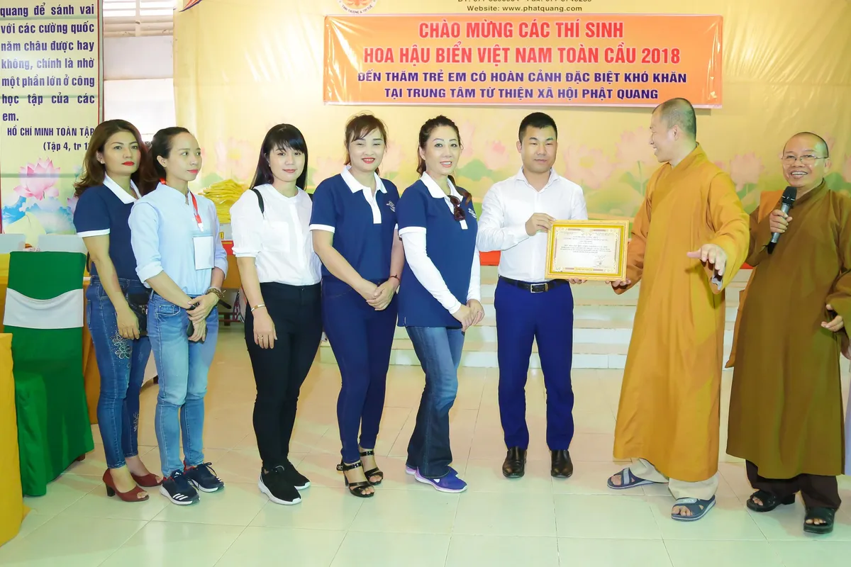 Thí sinh Hoa hậu Biển Việt Nam toàn cầu 2018 lan tỏa tinh thần tương thân tương ái - Ảnh 2.