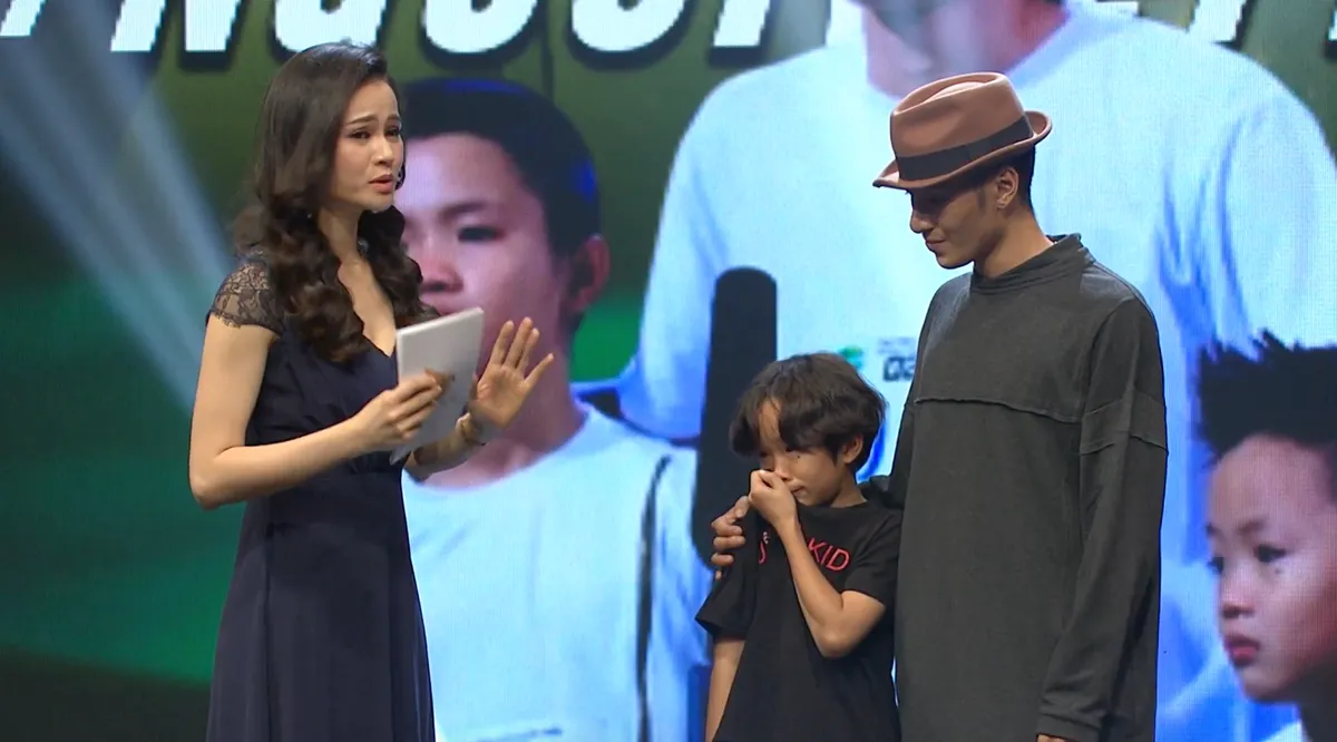 Những người trẻ tử tế l&agrave;m cha mẹ ở tuổi 16, 20 khiến nhiều người rơi lệ - Ảnh 5.