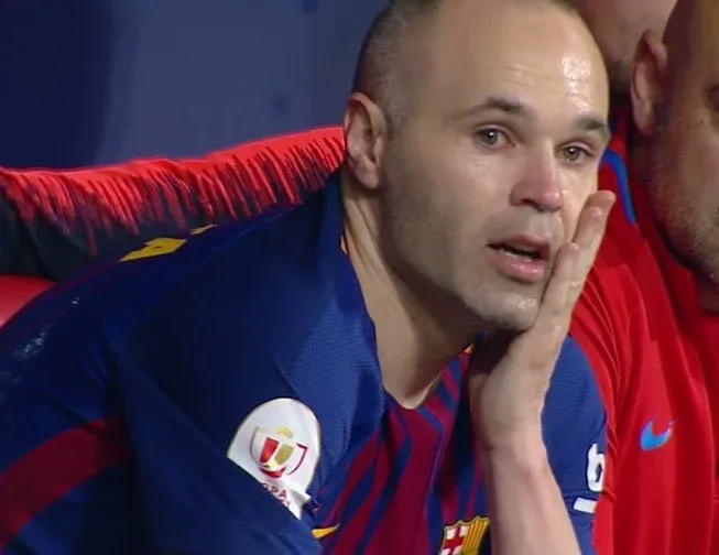 Xúc động nước mắt của Iniesta trong trận chung kết cuối cùng với Barca - Ảnh 1. Xúc động nước mắt của Iniesta trong trận chung kết cuối cùng với Barca - Ảnh 1.