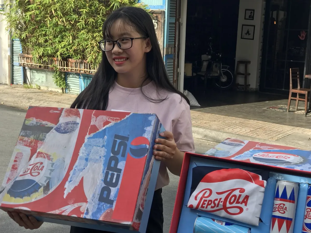 Giới trẻ Cần Thơ sôi sục vì quà chất Pepsi - Ảnh 4. Giới trẻ Cần Thơ sôi sục vì quà chất Pepsi - Ảnh 4.