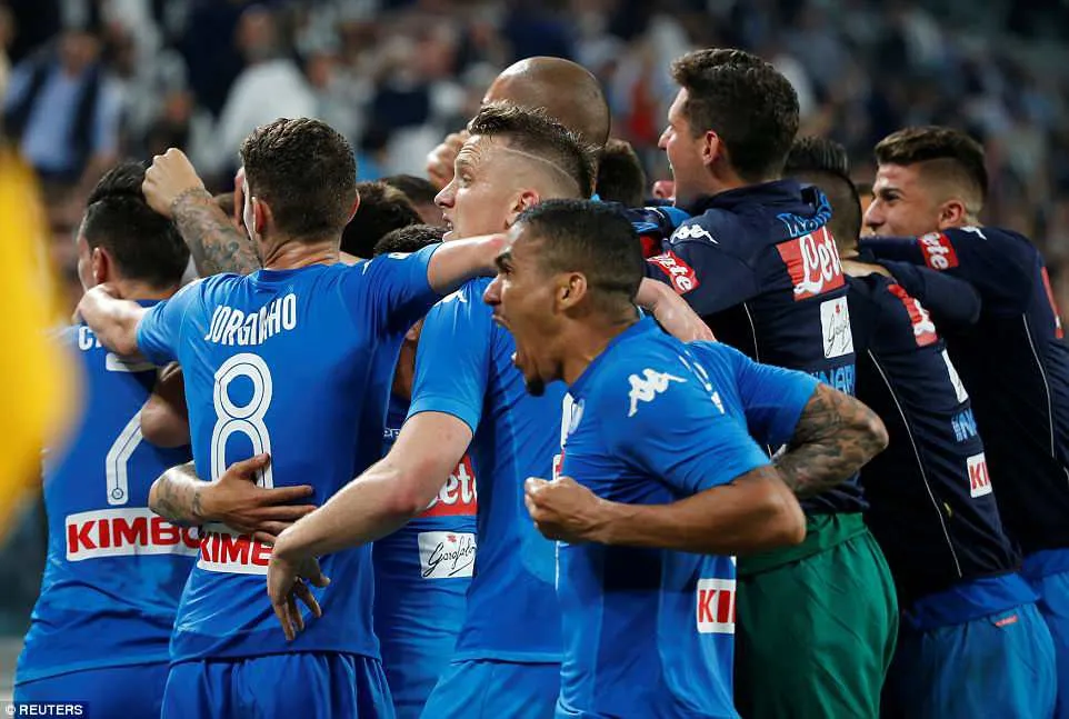 Juventus 0-1 Napoli: Ngôi đầu lung lay, cuộc đua Scudetto kịch tính - Ảnh 2. Juventus 0-1 Napoli: Ngôi đầu lung lay, cuộc đua Scudetto kịch tính - Ảnh 2.