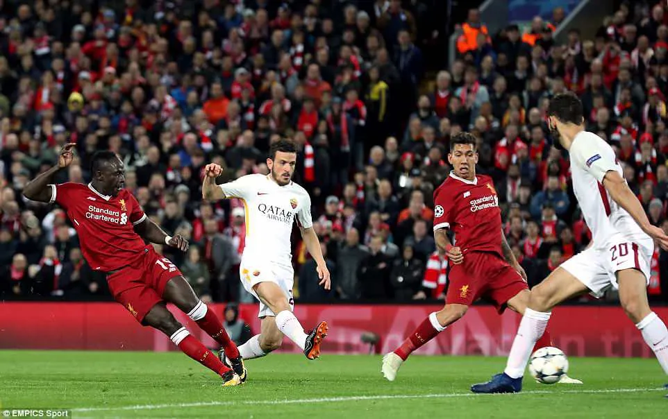 ẢNH: Nhìn lại trận thắng 5-2 của Liverpool trước AS Roma - Ảnh 10. ẢNH: Nhìn lại trận thắng 5-2 của Liverpool trước AS Roma - Ảnh 10.