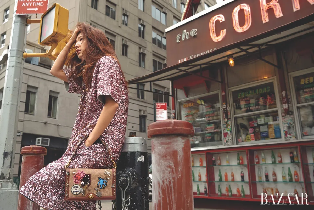 Park Shin Hye thả dáng trên đường phố New York - Ảnh 5.