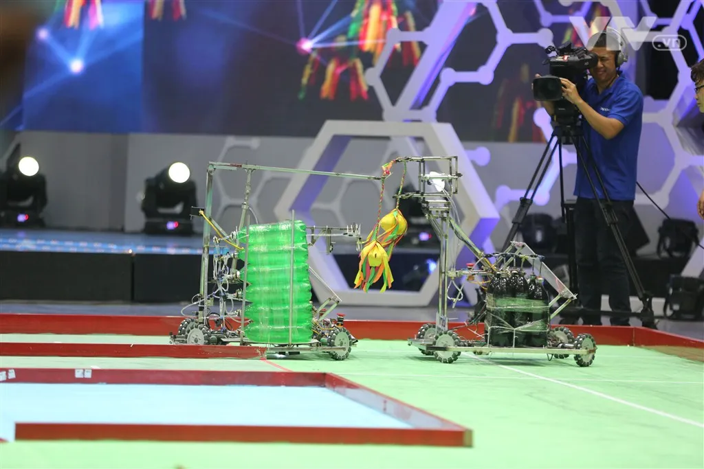 Những đội tuyển không ai muốn đối đầu tại Robocon Việt Nam 2018 - Ảnh 13.