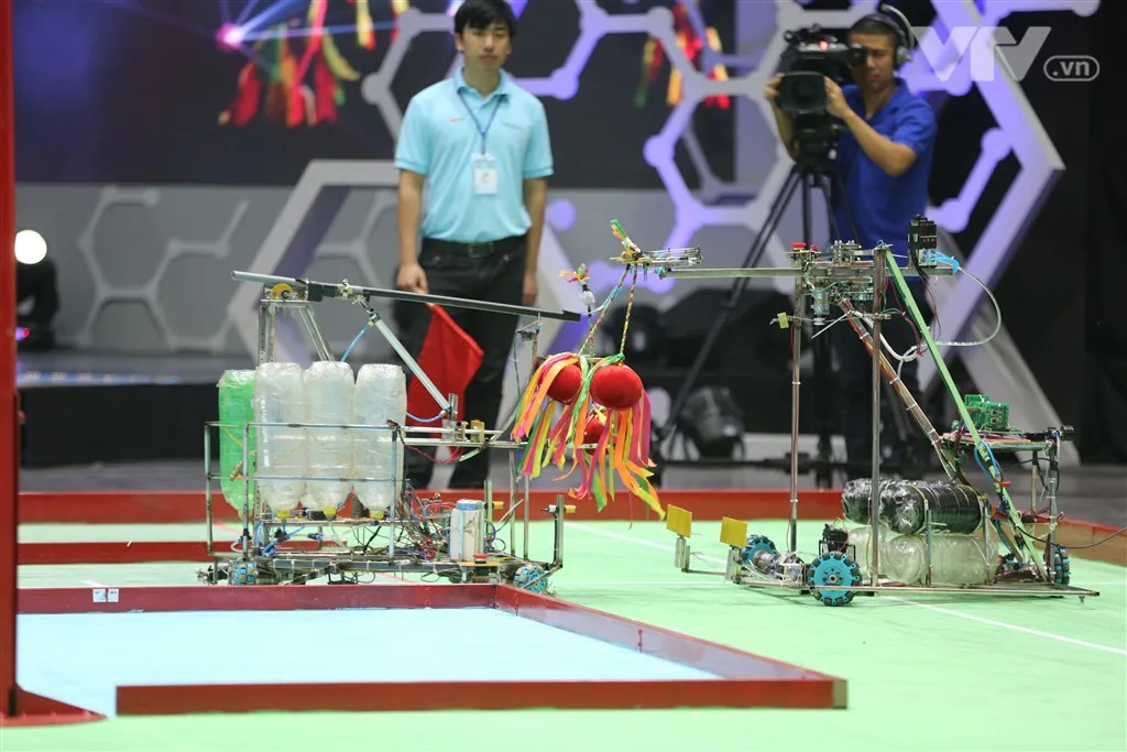 Những đội tuyển không ai muốn đối đầu tại Robocon Việt Nam 2018 - Ảnh 42.