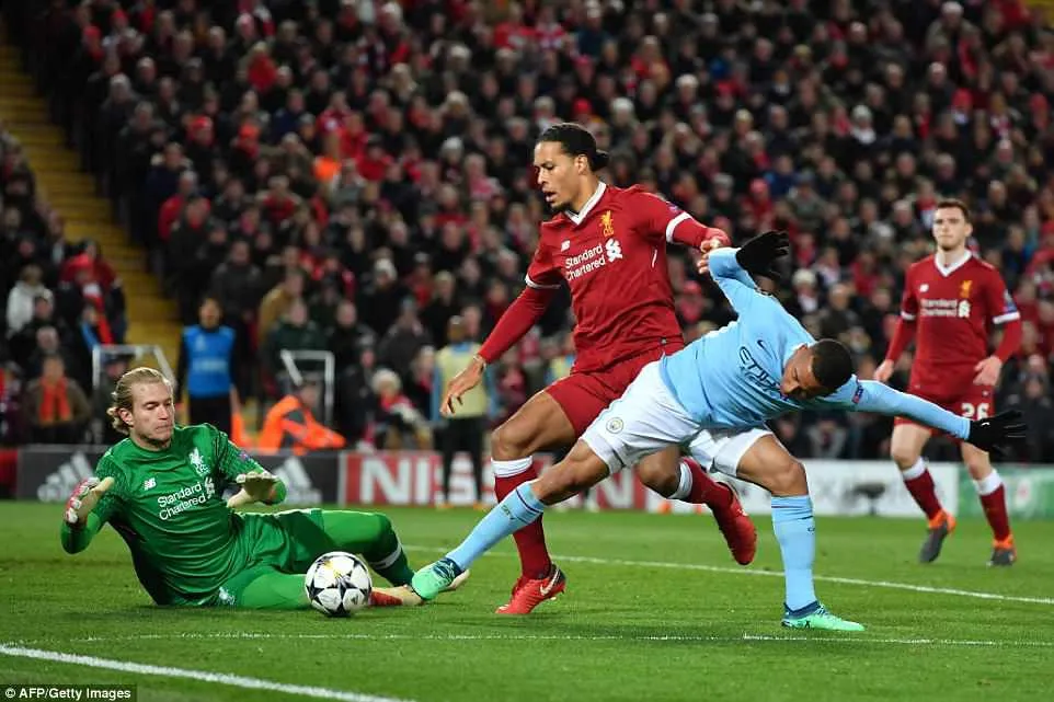 ĐHTB tứ kết lượt đi Champions League: Ngập sắc đỏ Liverpool, không thể thiếu Ronaldo - Ảnh 1.
