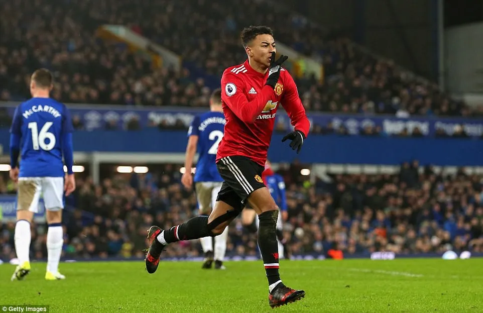 Kết quả, BXH Ngoại hạng Anh sau vòng 22: Man City, MU trở lại mạch thắng, Arsenal níu chân Chelsea! - Ảnh 1. Kết quả, BXH Ngoại hạng Anh sau vòng 22: Man City, MU trở lại mạch thắng, Arsenal níu chân Chelsea! - Ảnh 1.