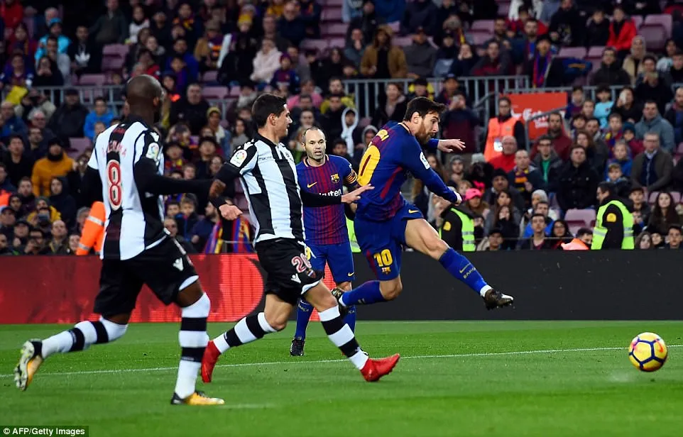 Kết quả bóng đá quốc tế tối ngày 07, sáng 08/01: Arsenal thua sốc, Barca, PSG thắng đậm - Ảnh 1. Kết quả bóng đá quốc tế tối ngày 07, sáng 08/01: Arsenal thua sốc, Barca, PSG thắng đậm - Ảnh 1.