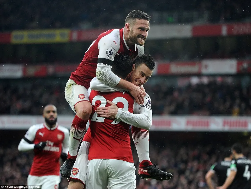 VIDEO Arsenal 4-1 Crystal Palace: Pháo thủ nổ vang ngày vắng Sanchez - Ảnh 2. VIDEO Arsenal 4-1 Crystal Palace: Pháo thủ nổ vang ngày vắng Sanchez - Ảnh 2.