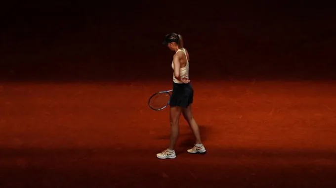 Madrid mở rộng 2018: Simona Halep trở thành nhà cựu vô địch, Sharapova dừng bước - Ảnh 1.