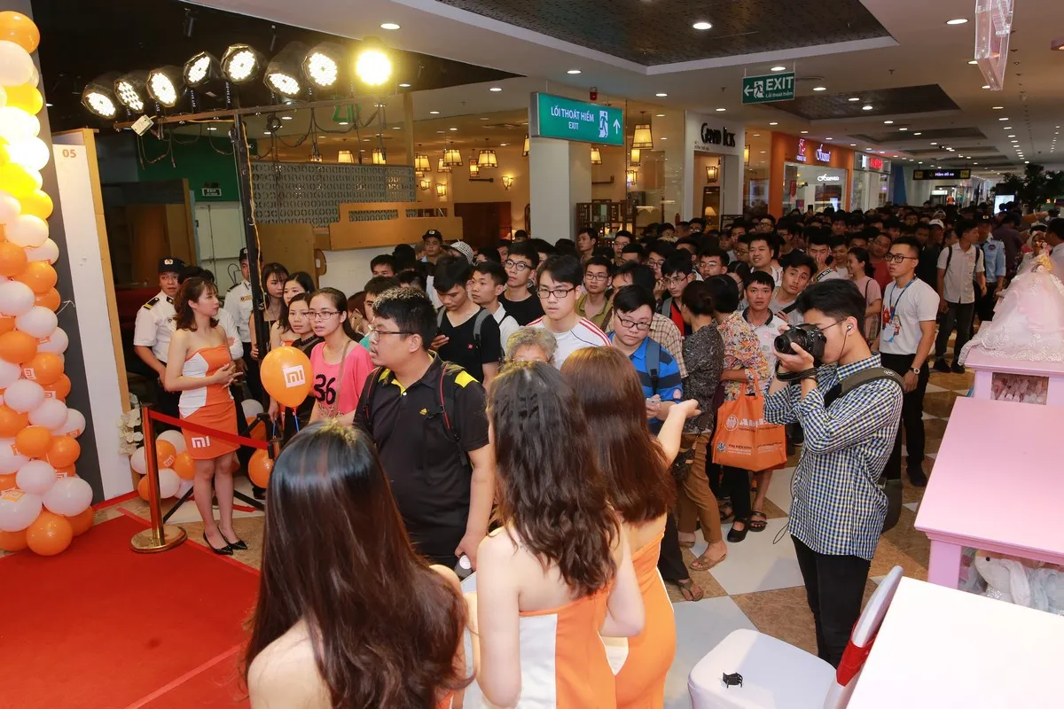 Mi Store ch&iacute;nh thức c&oacute; cửa h&agrave;ng đầu ti&ecirc;n tại H&agrave; Nội - Ảnh 1.