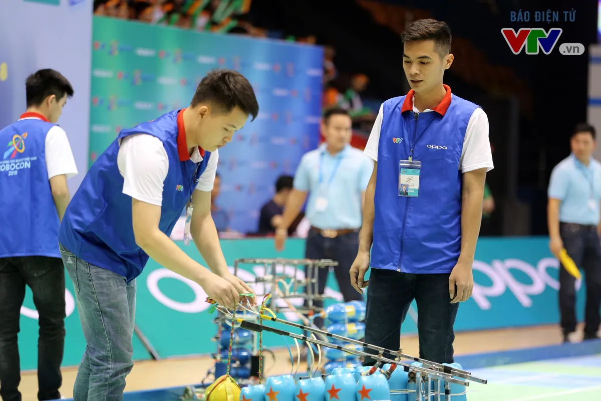 VCK Robocon Việt Nam 2018: Đại diện duy nhất của ĐH Công nghiệp Hà Nội lọt vào vòng 1/8 - Ảnh 9.