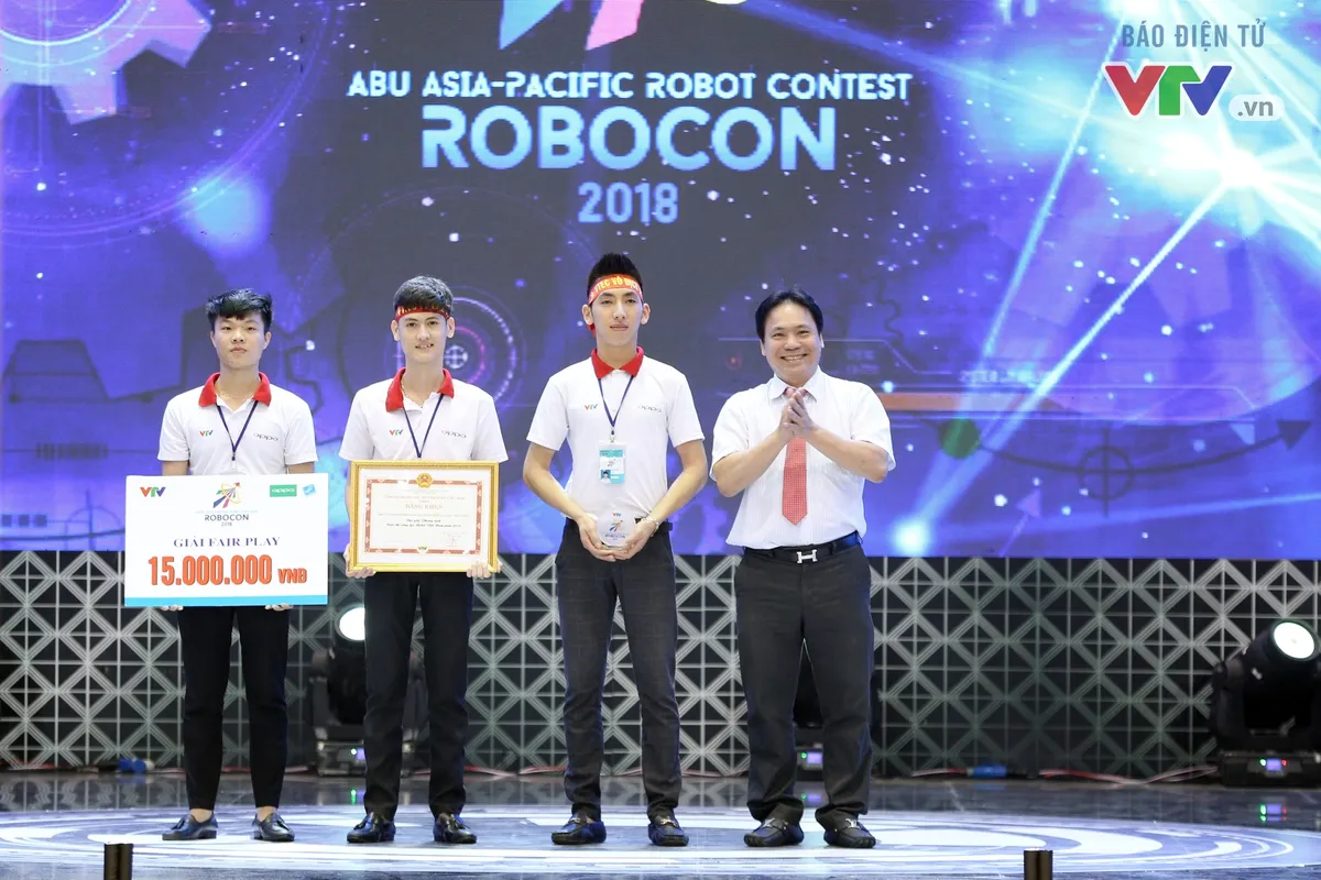 “Rồng bay” chỉ trong 22 giây, LH - ATM vô địch Robocon Việt Nam 2018 - Ảnh 33.