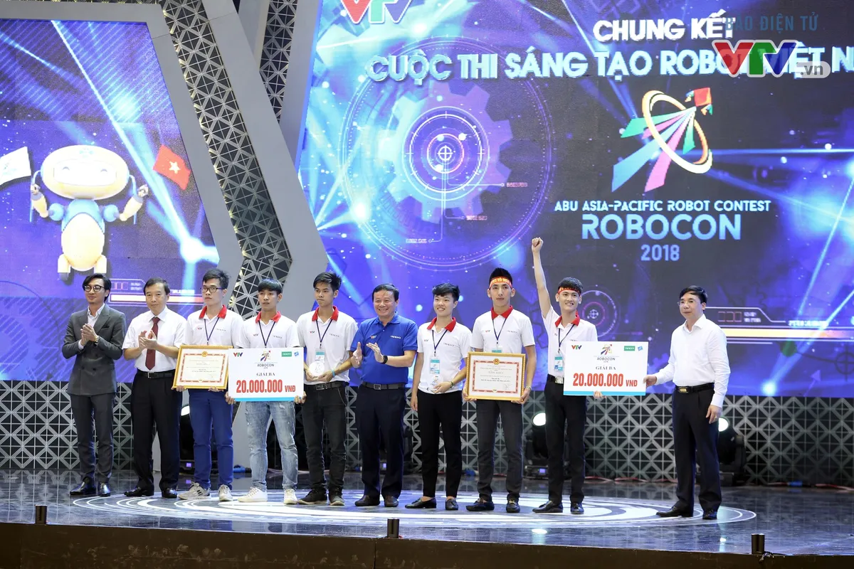 “Rồng bay” chỉ trong 22 giây, LH - ATM vô địch Robocon Việt Nam 2018 - Ảnh 32.